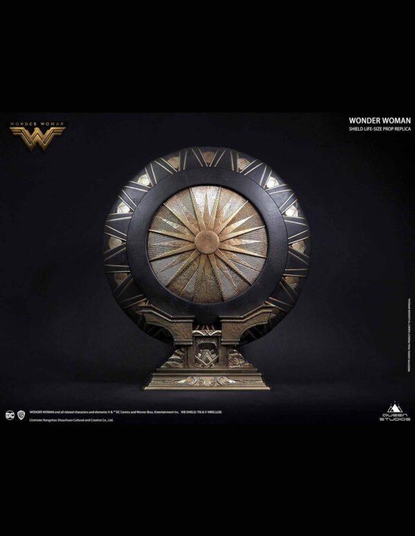 Wonder Woman Shield Regular Edition Life-Size Replica