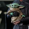 Luke Skywalker & Grogu The Mandalorian Premier Collection Staty - Bild 4