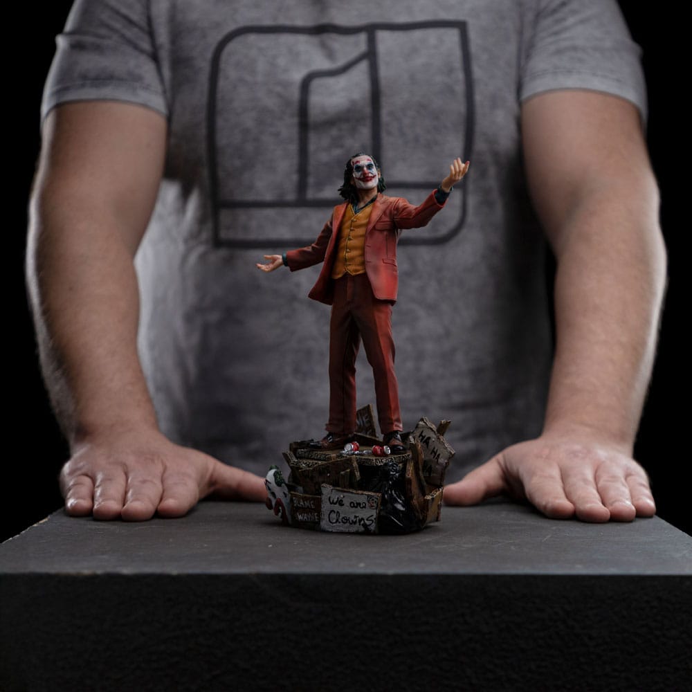 Statues DC Comics Art Scale Deluxe Statue 1/10 Joker (Arthur Fleck) från Iron Studios