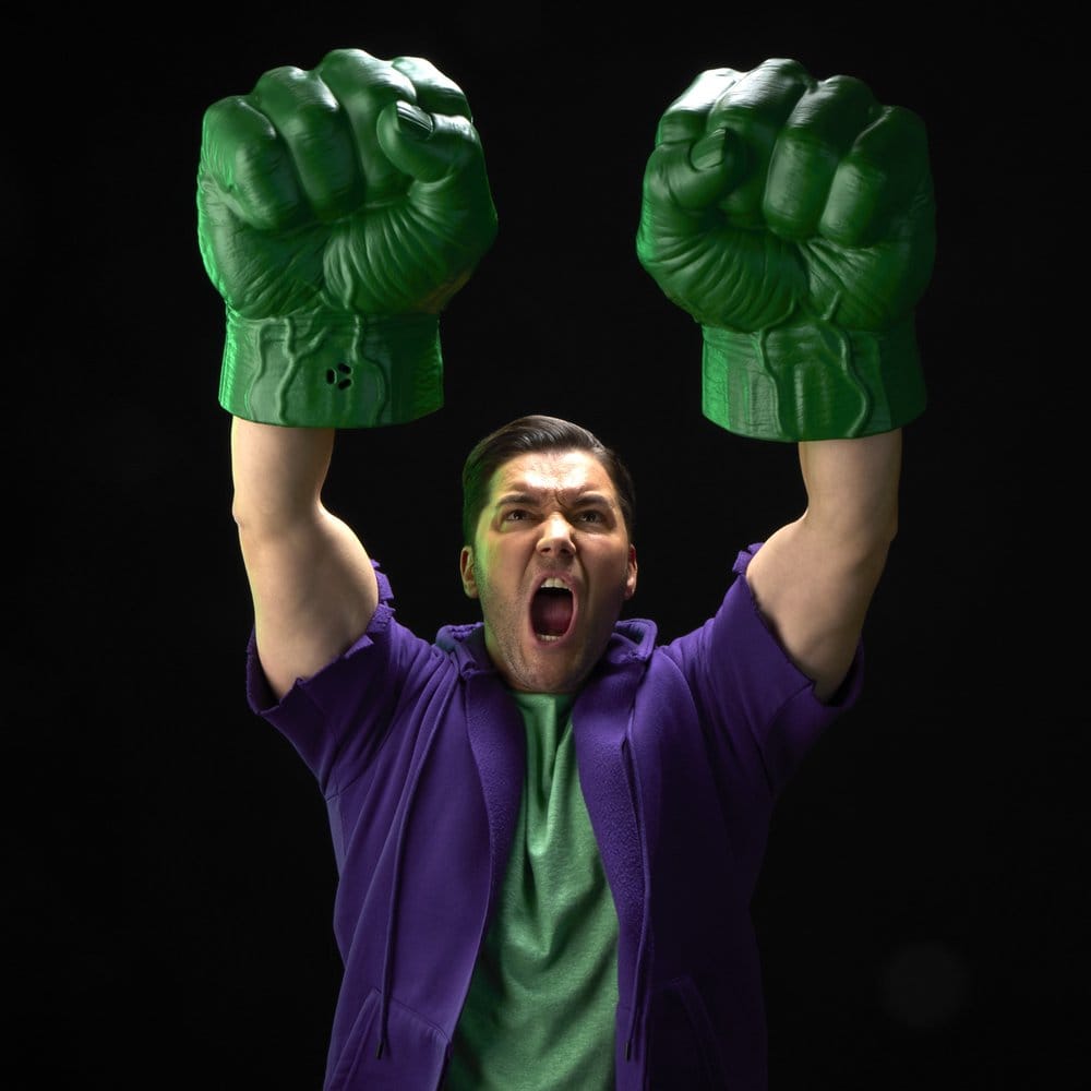 The Incredible Hulk Marvel Legends Premium Roleplay Fists - Bild 2
