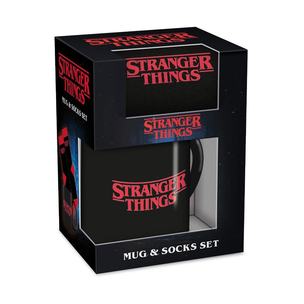 Stranger Things Mug & Socks Set Logo frÃ¥n Pyramid International