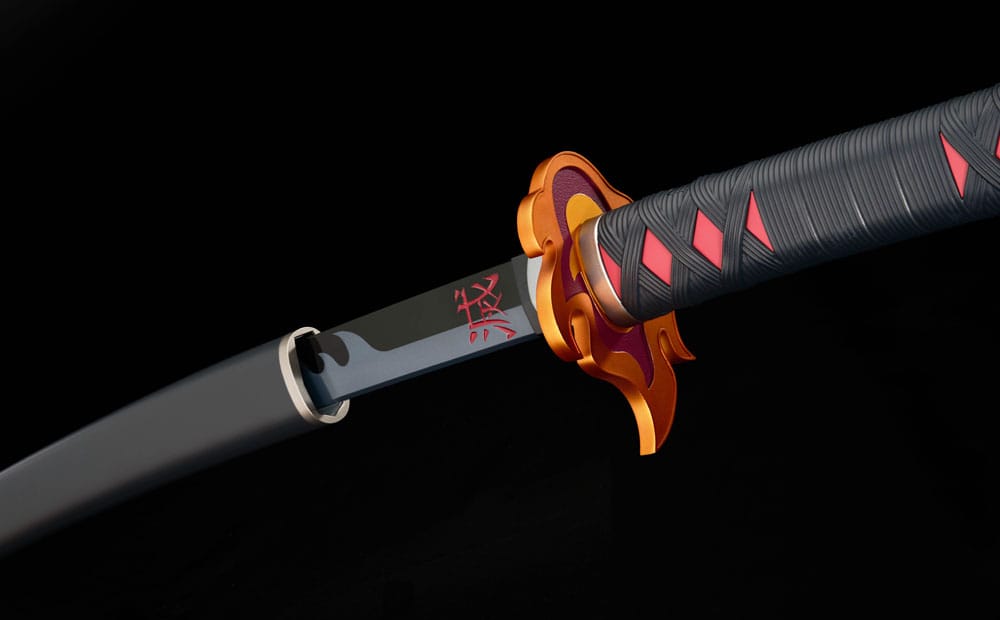 Replicas: 1/1 Demon Slayer: Kimetsu no Yaiba Proplica Replica 1/1 Nichirin Sword (Tanjiro Kamado) Kyojuro Rengoku´s Sword Gueard Ver. frÃ¥n Bandai Tamashii Nations